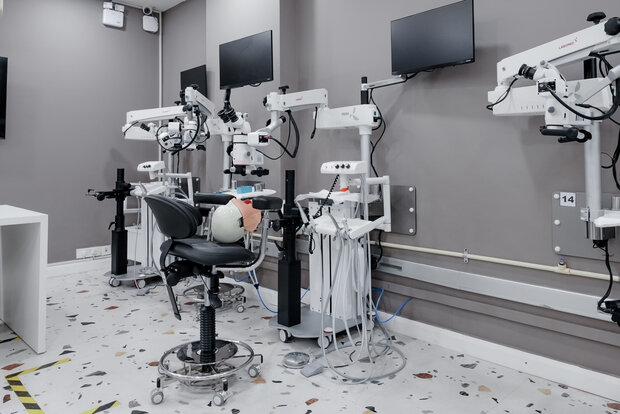 Mobile Dental Simulation Unit