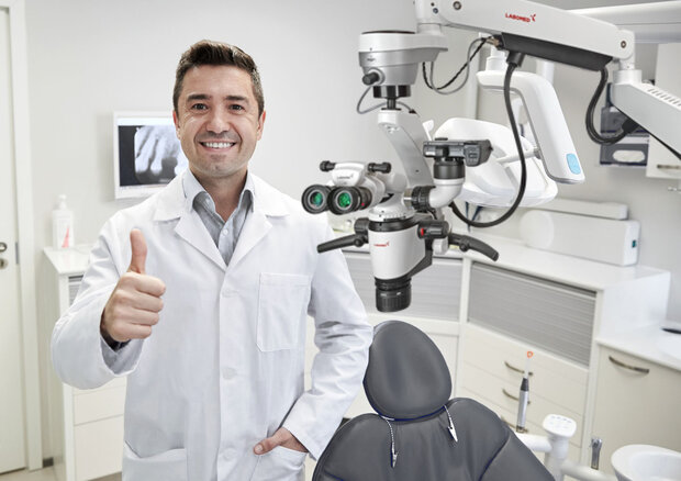 Magna FL microscope with floor mount